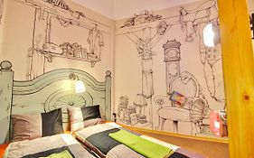 Lavender Circus Hostel Budapest